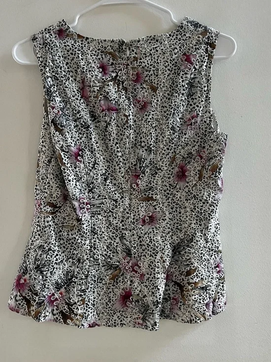 White House Black Market Floral Eyelet Peplum Top Size 4 - Picture 5 of 5